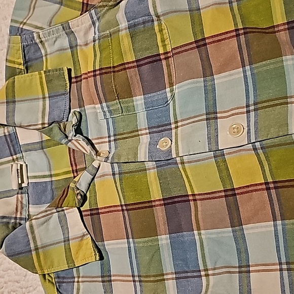 Baby Gap short sleeve button down shirt in Size 18-24 months. - Picture 3 of 6